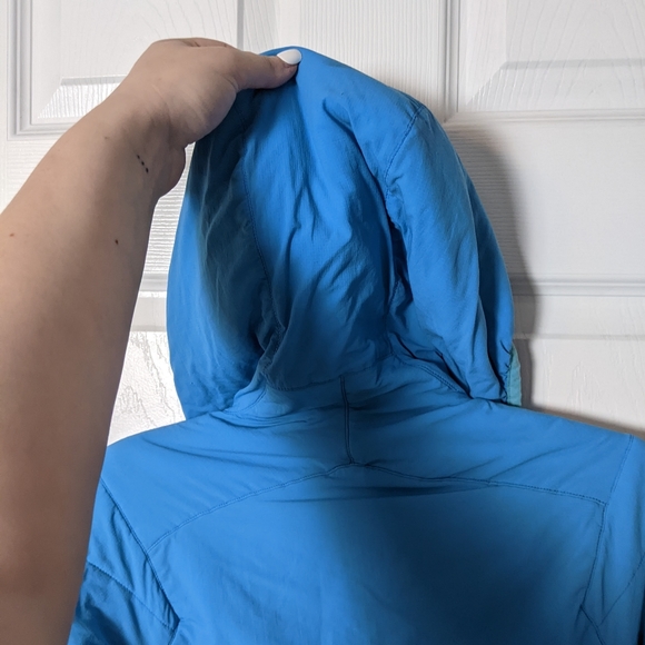 Patagonia Women's Nano Air Hoodie Insulated Jacket in Curacao Size S *worn* - Picture 7 of 11